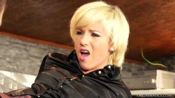 On The Job Orgasamtic Fun Screencap 24 on www.sinx.com