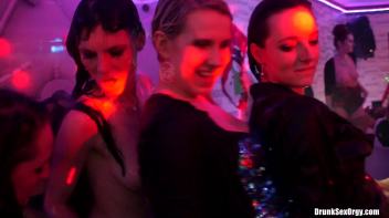 Holiday Hotties Part 5 - Shower Cam Screencap 107 on www.sinx.com