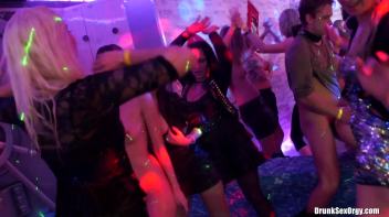 Holiday Hotties Part 5 - Shower Cam Screencap 42 on www.sinx.com