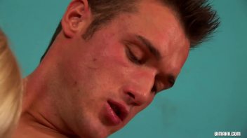 Photo Session Turns Feisty Screencap 51 on www.sinx.com