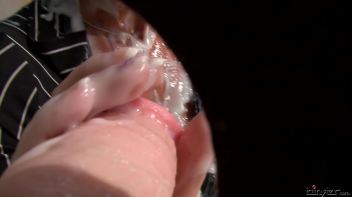 Enza Back In Cum Splashing Action! Screencap 46 on www.sinx.com