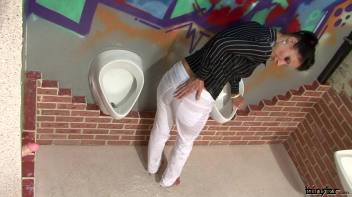 Enza Back In Cum Splashing Action! Screencap 71 on www.sinx.com