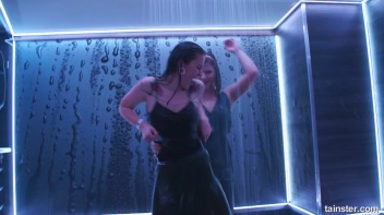 We Wanna Work It Wet! Screencap 38 on www.sinx.com