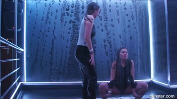 We Wanna Work It Wet! Screencap 6 on www.sinx.com