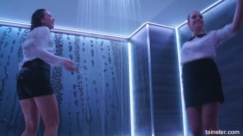 We Wanna Work It Wet! Screencap 74 on www.sinx.com