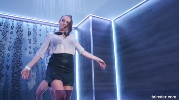 We Wanna Work It Wet! Screencap 76 on www.sinx.com