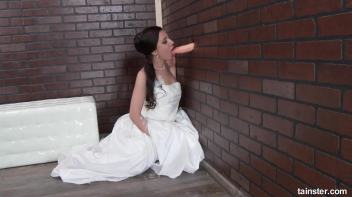 Tereza Bizarre the wedding cum slut Screencap 11 on www.sinx.com