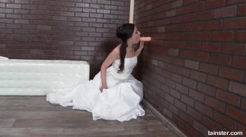 Tereza Bizarre the wedding cum slut Screencap 2 on www.sinx.com