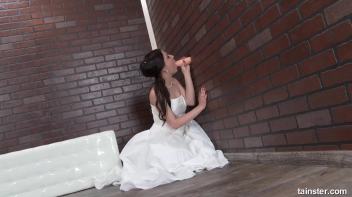 Tereza Bizarre the wedding cum slut Screencap 5 on www.sinx.com