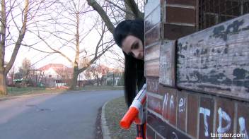 Huntress becomes slimy prey Screencap 2 on www.sinx.com