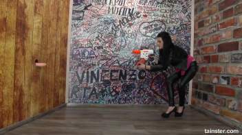 Huntress becomes slimy prey Screencap 5 on www.sinx.com