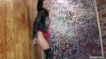 Huntress becomes slimy prey Screencap 60 on www.sinx.com