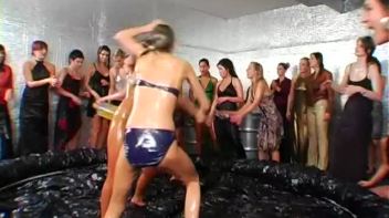 Slip-and-Slide Oil Battle Screencap 51 on www.sinx.com