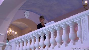 Pee Fun by the Pool Screencap 1 on www.sinx.com