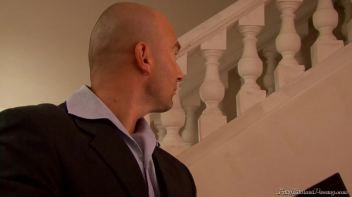 Pee Fun by the Pool Screencap 4 on www.sinx.com