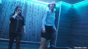 You See Me I Be Wet, Wet, Wet, Wet, Wet... Screencap 2 on www.sinx.com