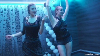 You See Me I Be Wet, Wet, Wet, Wet, Wet... Screencap 31 on www.sinx.com