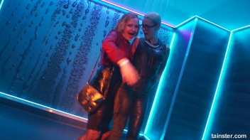 You See Me I Be Wet, Wet, Wet, Wet, Wet... Screencap 35 on www.sinx.com