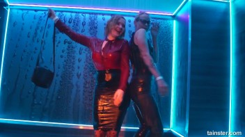 You See Me I Be Wet, Wet, Wet, Wet, Wet... Screencap 37 on www.sinx.com