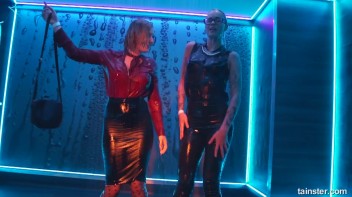 You See Me I Be Wet, Wet, Wet, Wet, Wet... Screencap 40 on www.sinx.com