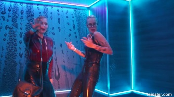 You See Me I Be Wet, Wet, Wet, Wet, Wet... Screencap 46 on www.sinx.com