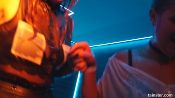 You See Me I Be Wet, Wet, Wet, Wet, Wet... Screencap 81 on www.sinx.com