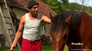 Housemaids Come First Screencap 4 on www.sinx.com