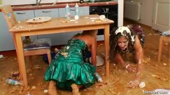 Anniversary Party Food Fight Screencap 91 on www.sinx.com