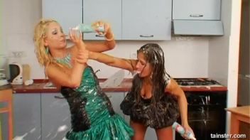 Anniversary Party Food Fight Screencap 108 on www.sinx.com
