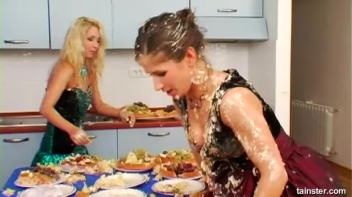 Anniversary Party Food Fight Screencap 29 on www.sinx.com