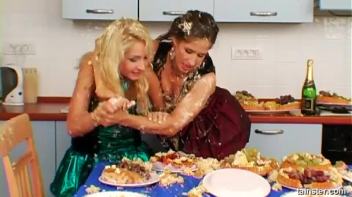 Anniversary Party Food Fight Screencap 31 on www.sinx.com