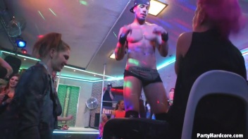 Party Hardcore Gone Crazy Vol. 29 Part 2 - Cam 1 Screencap 112 on www.sinx.com