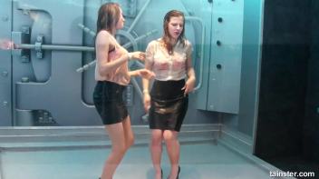 Spectacular wetlook dancing Screencap 28 on www.sinx.com