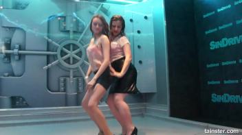 Spectacular wetlook dancing Screencap 32 on www.sinx.com