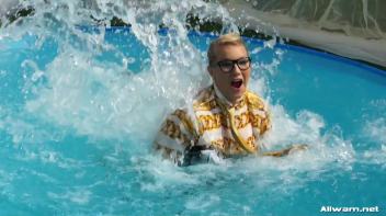 Wedding Day Wetlook Disaster Screencap 29 on www.sinx.com