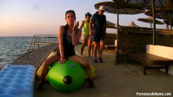 Wetlook In Paradise Screencap 63 on www.sinx.com