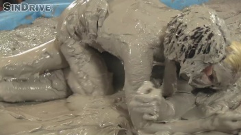 Muddy Wrestling: Pornstar Power - Nathaly Cherie vs. Vanessa Screencap 96 on www.sinx.com