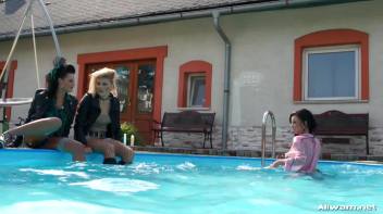 Wetlook Surprises Are So Punk Rock Screencap 38 on www.sinx.com