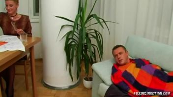 Gettin' Nice and WET Screencap 2 on www.sinx.com