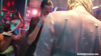 Summer Jam Bang Part 1 - Shower Cam Screencap 23 on www.sinx.com