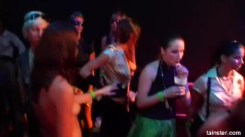 Eurobabe Olympics Part 2 - Cam 1 Screencap 97 on www.sinx.com