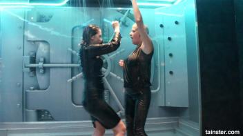 Amateur girls getting wild and wet Screencap 18 on www.sinx.com