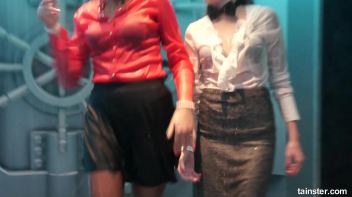 Amateur girls getting wild and wet Screencap 32 on www.sinx.com
