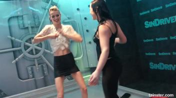 Amateur girls getting wild and wet Screencap 69 on www.sinx.com
