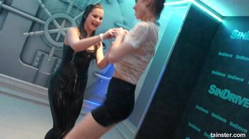 Amateur girls getting wild and wet Screencap 70 on www.sinx.com