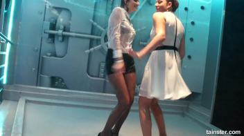 Amateur girls getting wild and wet Screencap 8 on www.sinx.com