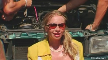 Francesca Fellucci Fucks All Of Her Mechanics Screencap 89 on www.sinx.com