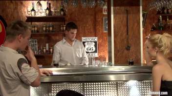 Bi Bar Encounter Screencap 5 on www.sinx.com