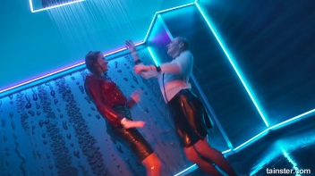 A Splash Of Sexiness! Screencap 29 on www.sinx.com