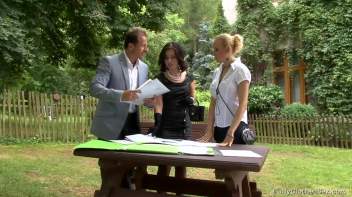 Big Plans In The Park Screencap 5 on www.sinx.com